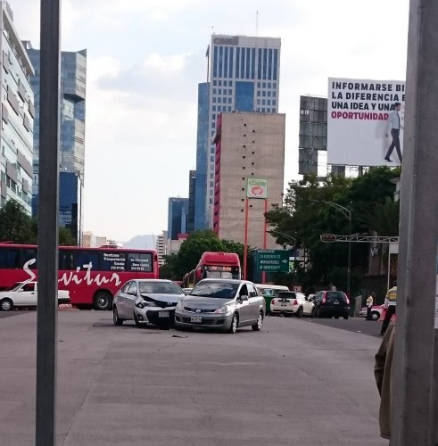 160831-miercoles-choque-%f0%9f%92%a5-en-rio-churubusco-e-insurgentes-via-hilguca