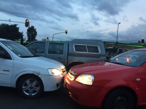 161030-domingo-cuando-los-necios-se-encuentran-y-no-tienen-cortesia-vial-foto-olivaresalf
