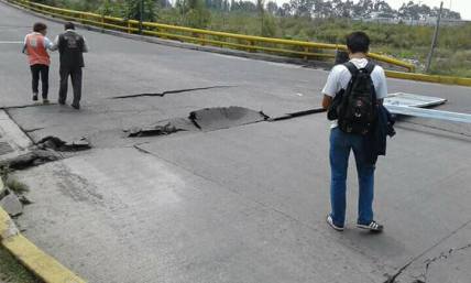 Puente Metro tlahuac